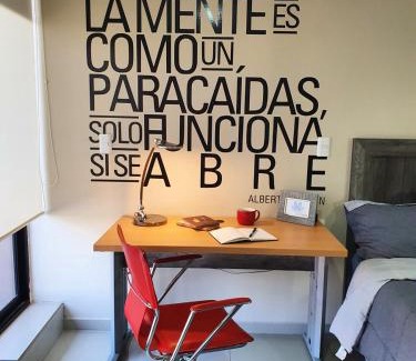 Ciudad Lopez Mateos Apartment | S04 SUITE CON CAMA KING SIZE Premium Frente al TEC CEM con Cocineta WiFi Balcón Parking Terraza