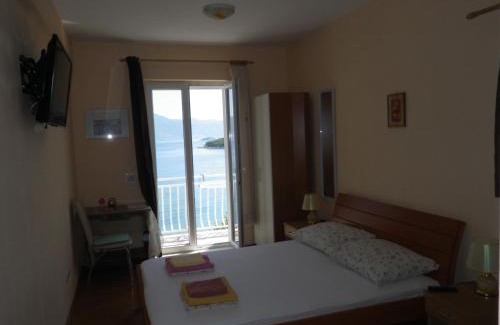 Cove Tri Zala (Zrnovo) Apartment | S1 - studio just 50m from the beach with sea view