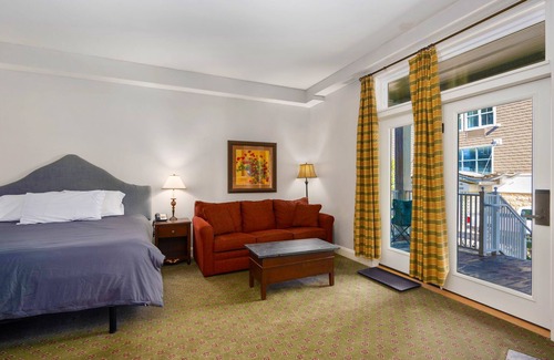 Snowshoe Condo | "S115| Hot Tub, Garage,Ski In/Out"