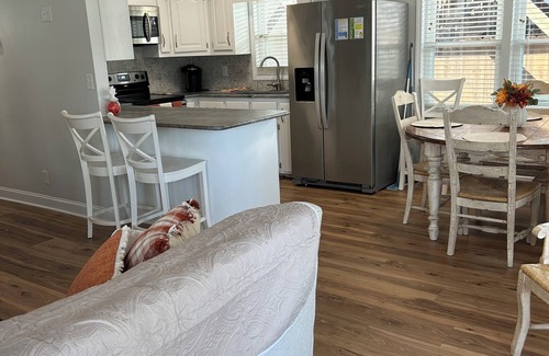 Myrtle Beach House | S12 W. Sandlapper .Ocean Lakes. RELAXING POND VIEW, 10 steps from FISHING.