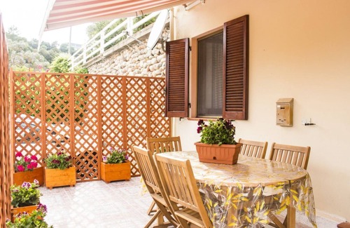 Santa Maria Navarrese Apartment | Sa Nespula Apartment 600m from the sea with veranda and wi-fi