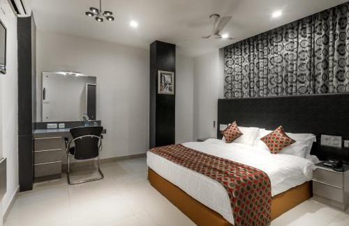 Perambur Purasavakam Hotel | Saaral Residency
