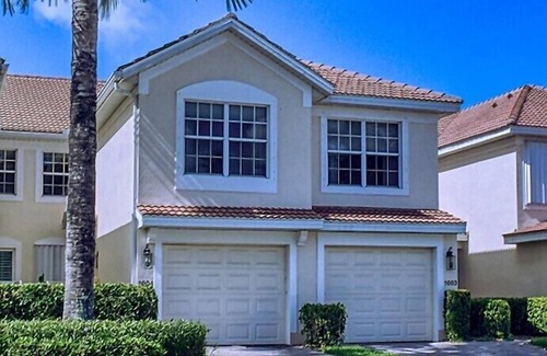 Majestic Palms House | Sabal Pointe at Majestic Palms 1004 Near beach Townhome. Sanibel/Captiva/Fort