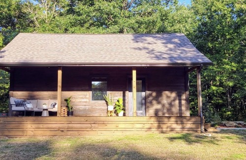 Tracy City Cabin | Sacré-Cœur de Cumberland - Private Cabin on Two Acres