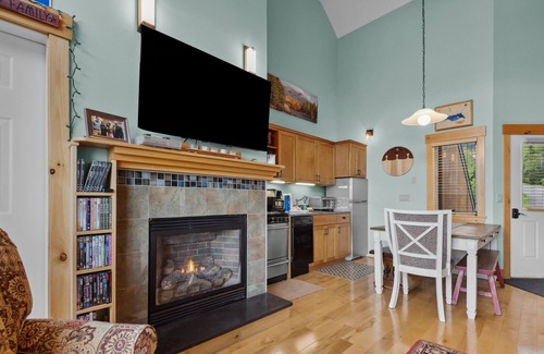 Rangeley Condo | Saddleback | South Branch 13-3 | ski in/ski out