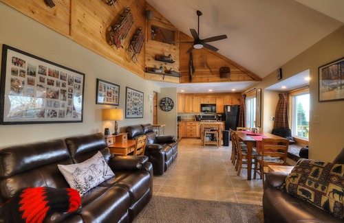 Rangeley Condo | Saddleback - White Birch 74 - GREAT ski-in/out