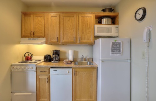 Rangeley Condo | Saddleback - South Branch Condo 9-1 - ground floor unit
