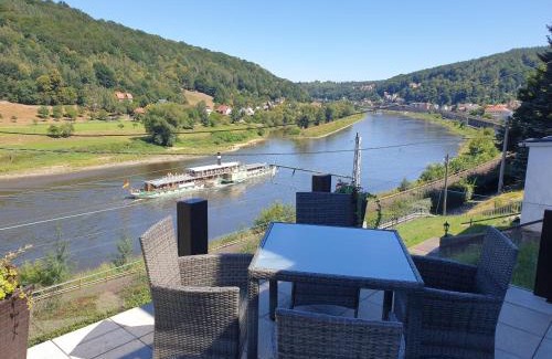 Konigstein an der Elbe Apartment | Saechsische-Schweiz-Ferienhaus-Wohnung-2-mit-hervorragendem-Panoramablick-ueber-das-Elbtal