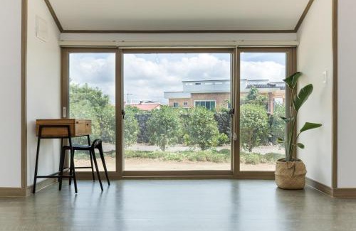 Namwon House | Saesarr Private Stay in Mandarin Orchard, 100m from Sea