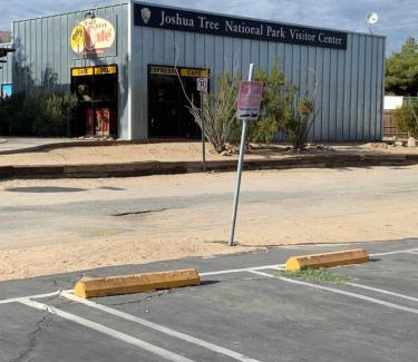 Joshua Tree Hotel | Safari Motor Inn - Joshua Tree