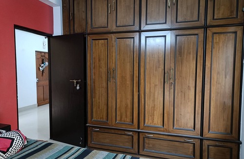 Kolkata Apartment | Safe and quiet apartment with AC in all rooms