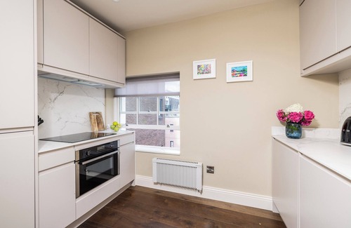 City Centre Dublin Apartment | Safe Location: Stunning home from home,1-bedroom apartment in City Centre