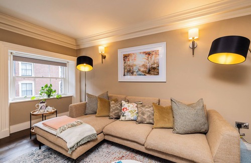 City Centre Dublin Apartment | Safe Location: Stunning home from home,1-bedroom apartment in City Centre