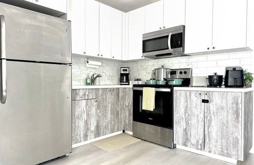 Edgewood Apartment | Safe, private & peaceful 10 mins from FLL beach, cozy 1bd cottage.