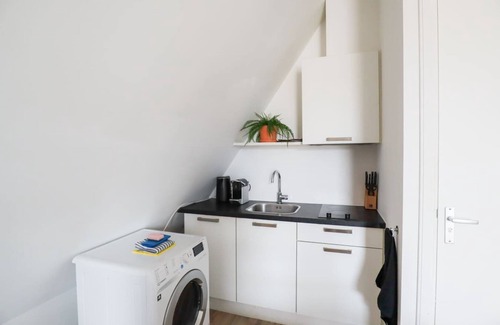 Oude Westen Apartment | Saftliving Summary: D