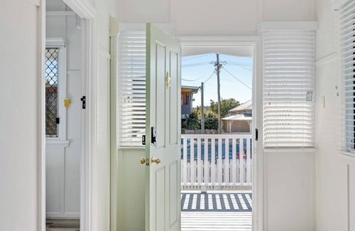 East Toowoomba House | Sage Cottage! CBD Perfection!
