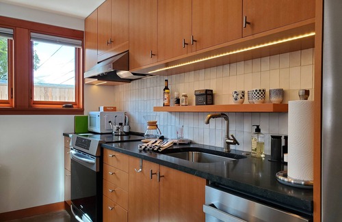 Ladd's Addition Cottage | Sage Guest House in Historic Ladd's Addition