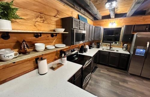 Hallsville Ski Chalet | Sage Hill Escape