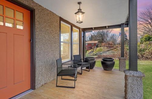 Asheville House | Sage Lodge by AvantStay 15 Min to Downtown Deck