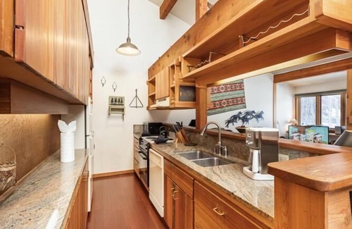 Moose Wilson Road Condo | Sagebrush 1324: The Aspens- Enjoyable Condo with Updates Throughout