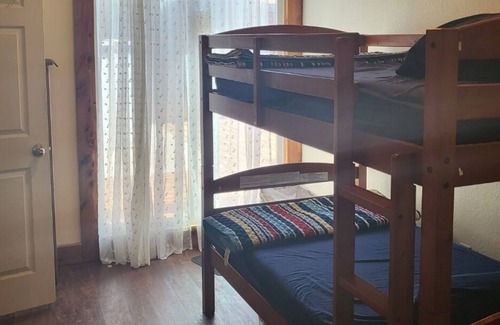 Uvalde House | SAGEBRUSH GUESTHOUSE: pool/gym, Garner State Park, Frio, Nueces River, hunting