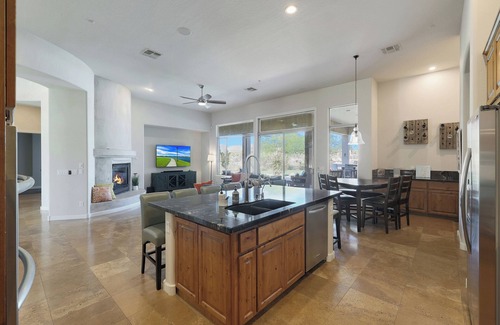 Sand Flower House | Saguaros & Sunshine from this Spacious Scottsdale Home