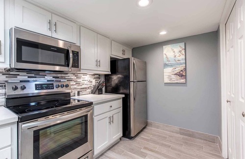 South Padre Island Condo | Saida IV 703 - Cozy Condo w/Beachfront Balcony, Small Dog Friendly, Oceanfront Pools & Spas