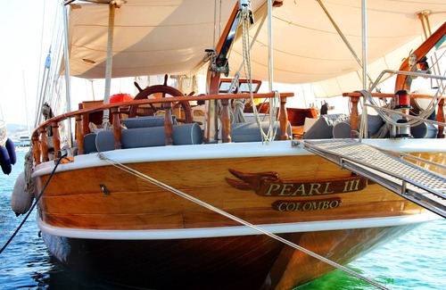 Hulhule Boat Rental | Sailboat with 3 masts in the Maldives for 12 people