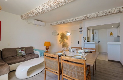 Old Town Apartment | Sailing Apartment by Halldis