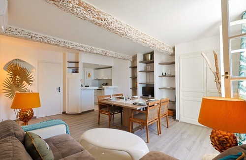 Old Town Apartment | Sailing Apartment by Halldis