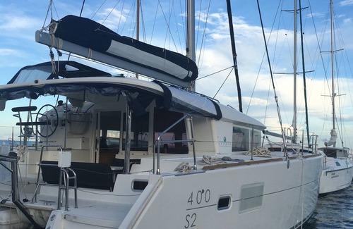 San Pedro Boat Rental | Sailing Catamaran Yacht in Belize