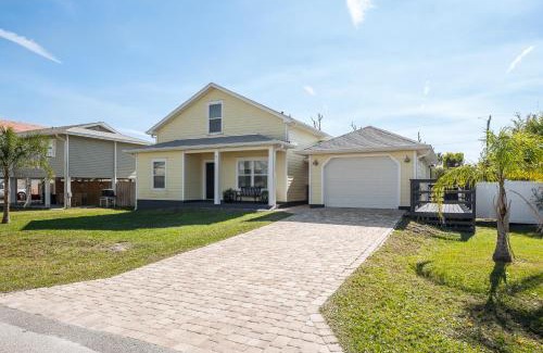 Marineland Acres House | Sailing Mood