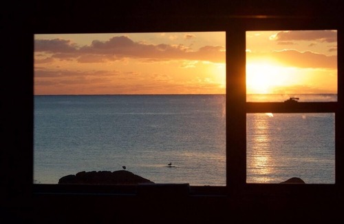 Sampson Cove Cottage | Sailor`s Rest House On The Cliffs Of Petit De Grat In a French Acadian Community