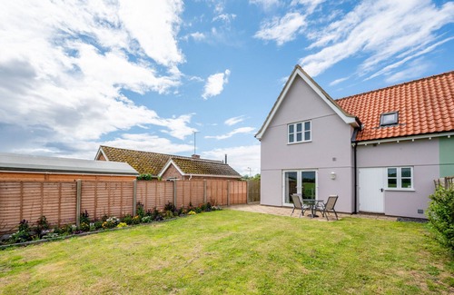 Wangford House | Sailor's Rest - Two Bedroom House, Sleeps 4