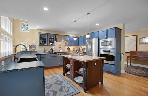 Tenants Harbor House | Sailor's Valentine: Bayfront Home on Private Beach and Hot Tub!