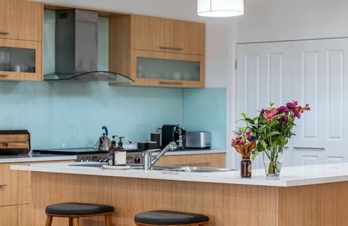 Largs North House | Sailors' Retreat 3BR Pool Beach Study