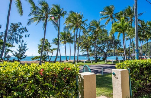 Horseshoe Bay Apartment | Sails on Horseshoe Apartment 6 - Couple's Beach Getaway
