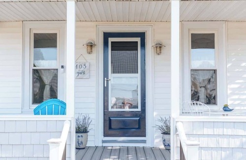 Portsmouth House | Sails Up Sea Cottage by STAY