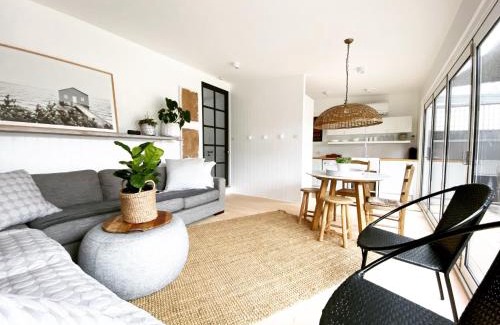 Geelong West House | Saint Brides - Superior Boutique Accomodation - STEPS TO PAKINGTON STREET