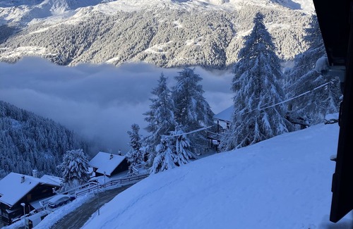 Saint-Luc Ski Chalet | Saint-luc. Chalet de Charme à 3 mn à Pied du Funiculaire et 7 mn de Léglise