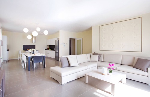 Tremezzina Apartment | Sala Comacina Residence apartment no 2 with pool and spa by Italian Apartments.