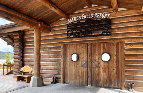 Ketchikan Hotel | Salmon Falls Resort | Standard Room | Comfortable Stay Near the Dock