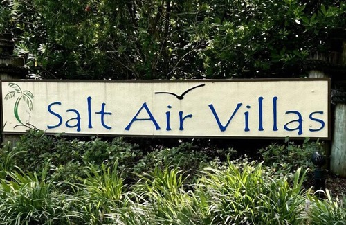 Demere Park Condo | Salt Air Villas 208 Stunning efficiency condo