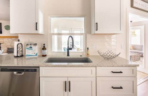 Sarasota Springs House | Salt Life Villa - 3 bedroom 2 bathroom with heated POOL near beaches