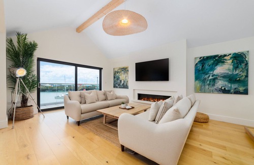 Port St Mary House | Salt Wood, a premium holiday home on the harbour in Port St Mary, perfect for groups.