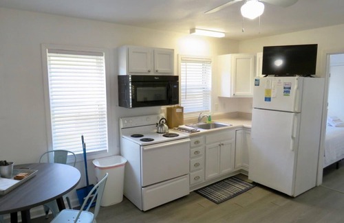 Kitty Hawk Condo | Saltaire Cottages 5: 2BR Steps to Private Beach Access Screen Porch Pool