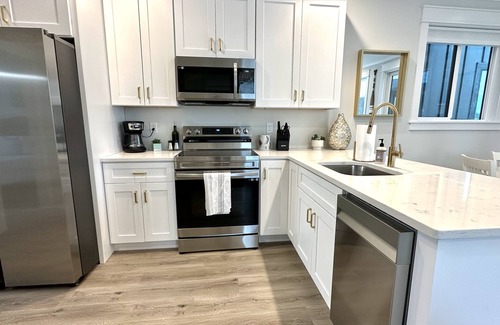 Wilmington Historic District Boat Rental | Saltwater at The Cove - 5 min. walk to Downtown Wilmington