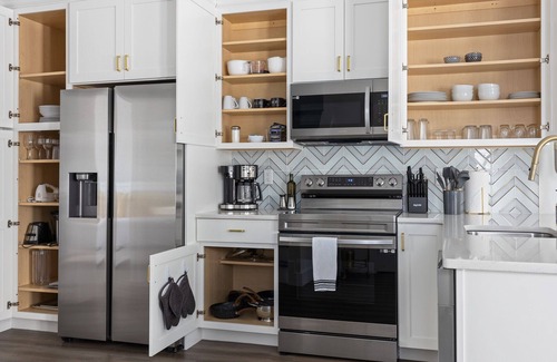 Wilmington Historic District Boat Rental | Saltwater at The Cove - 5 min. walk to Downtown Wilmington