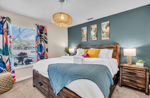 Whitfield House | Saltwater Siesta Pool Games & Family Fun Awaits!