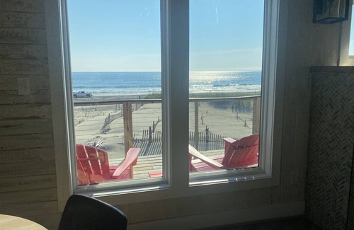 Corolla House | Salty Anchor oceanfront sunrise Carova4WD only! Pets not allowed!